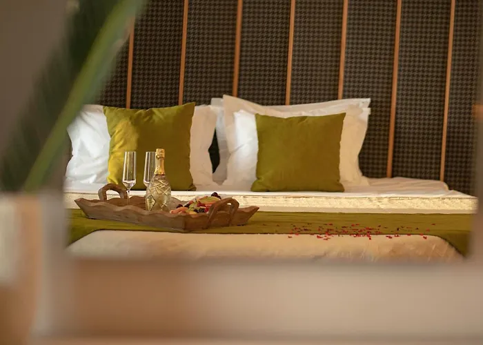 La Piscine Art Hotel, Philian And (adults Only) העיירה סקיאתוס