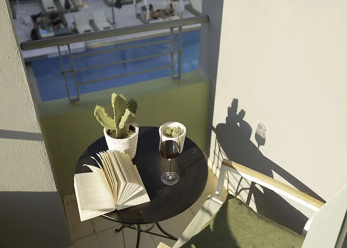 La Piscine Art Hotel, Philian And (adults Only) מלון