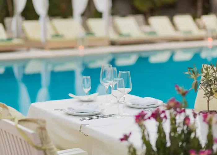 La Piscine Art Hotel, Philian And (adults Only) 5* העיירה סקיאתוס