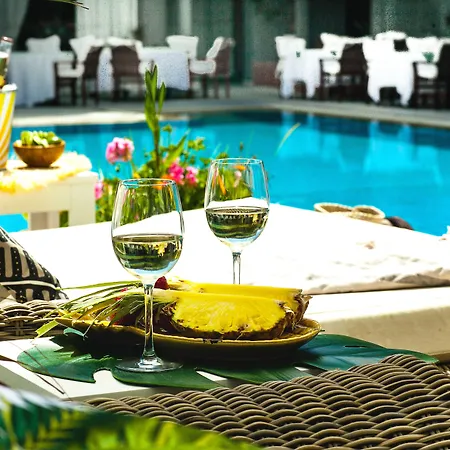 فندق La Piscine Art Hotel, Philian And (adults Only) 5*