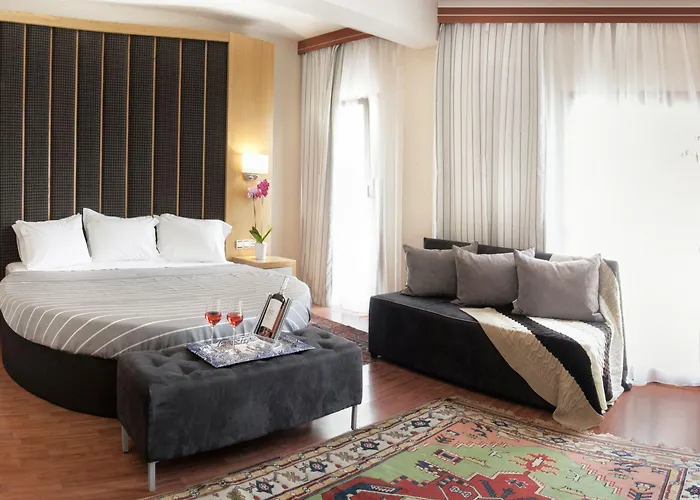 La Piscine Art Hotel, Philian And (adults Only) העיירה סקיאתוס