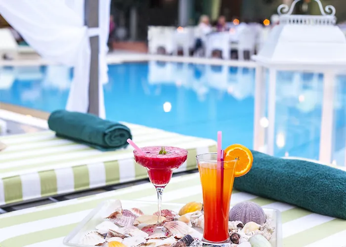 La Piscine Art Hotel, Philian And (adults Only) העיירה סקיאתוס